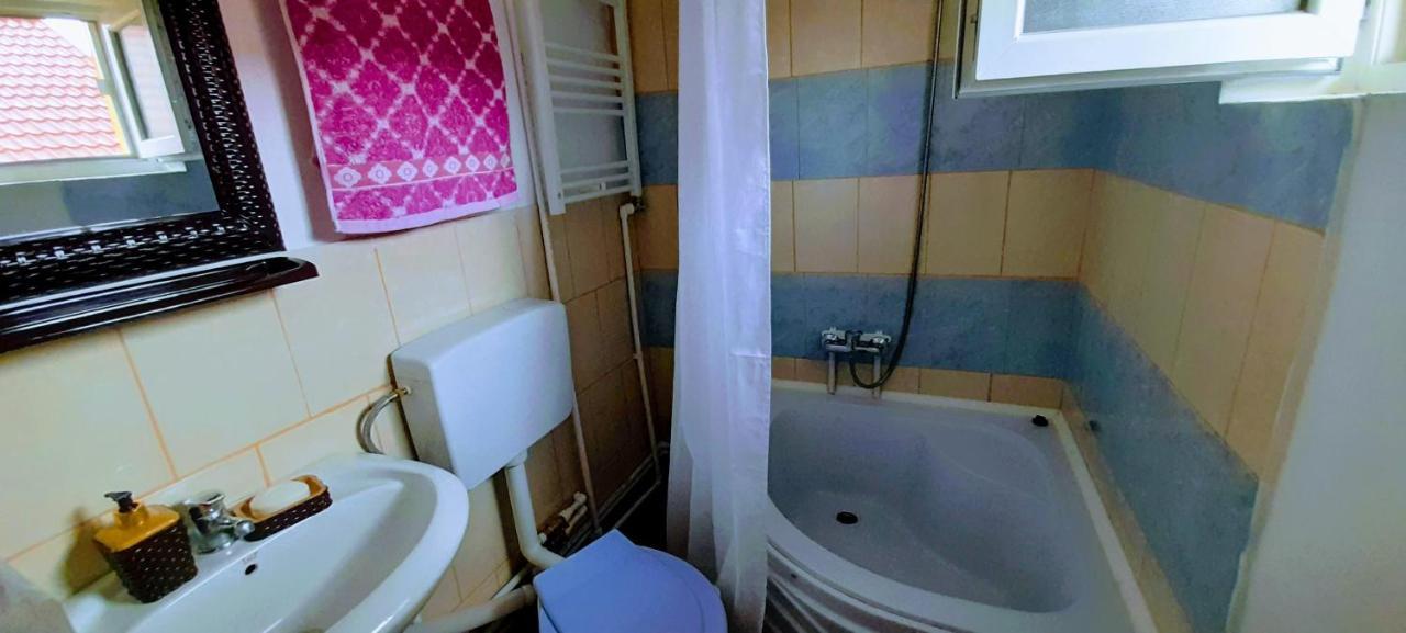Pensiunea Casa Andreea Novaci-Străini Εξωτερικό φωτογραφία