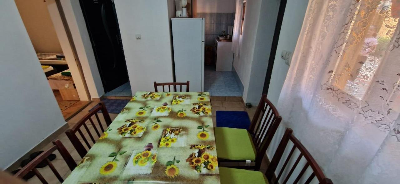 Pensiunea Casa Andreea Novaci-Străini Εξωτερικό φωτογραφία
